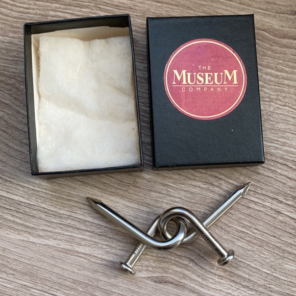 The museum Company twisted nail Heart Breaker brain teaser puzzles - Picture 8 of 16